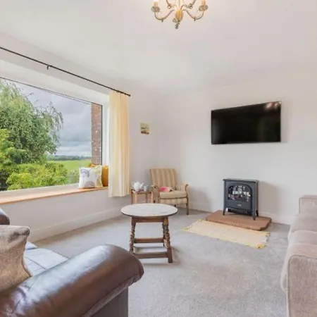 4 Bed In Penrith Sz606 Hébergement de vacances *