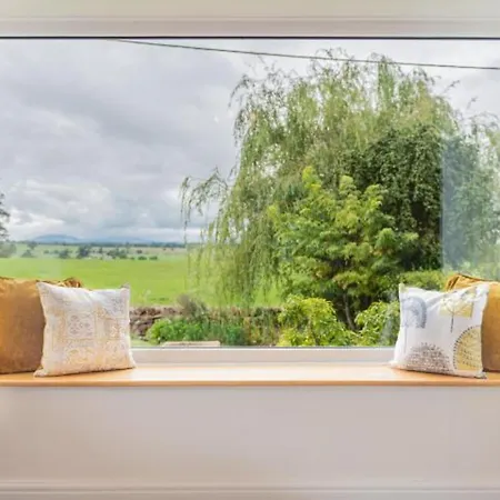 Holiday home 4 Bed In Penrith Oc-sz606