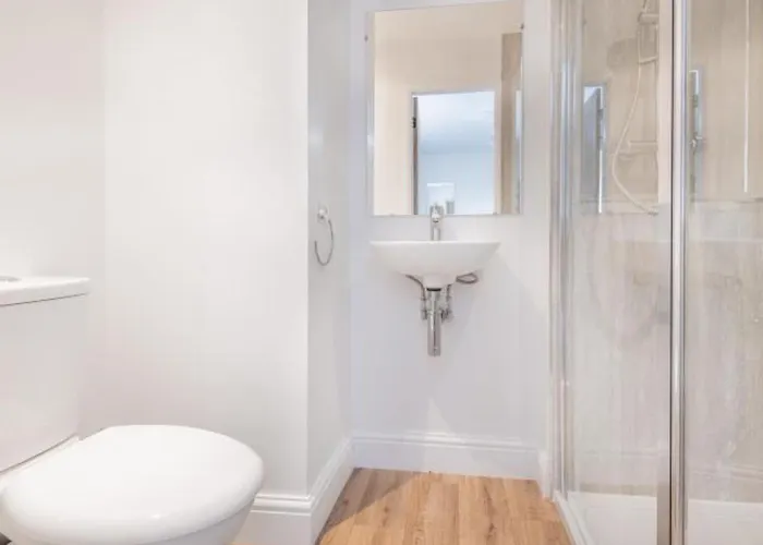 4 Bed In Penrith Oc-Sz606 *